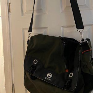 Ground Large Laptop Messenger Bag